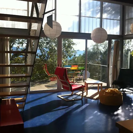 Casa-loft Suspendida Entre Arboles Ferienhaus Sanxenxo