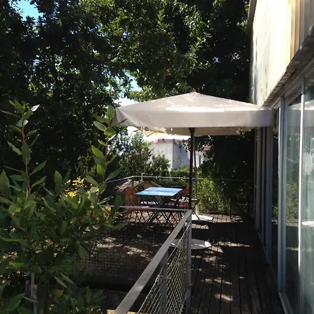 Casa-loft Suspendida Entre Arboles Vakantiehuis Sanxenxo